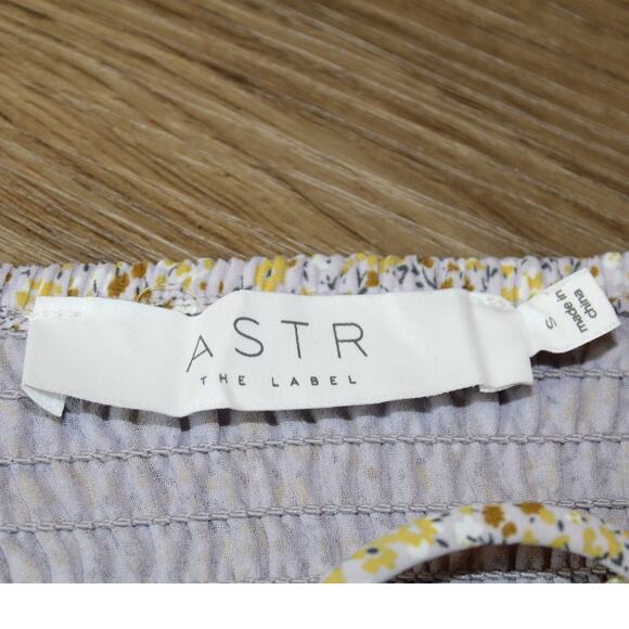 Revolve ASTR the Label Floral Puff Sleeve Crop Top Smocked Back S Taupe Multi - Picture 7 of 7